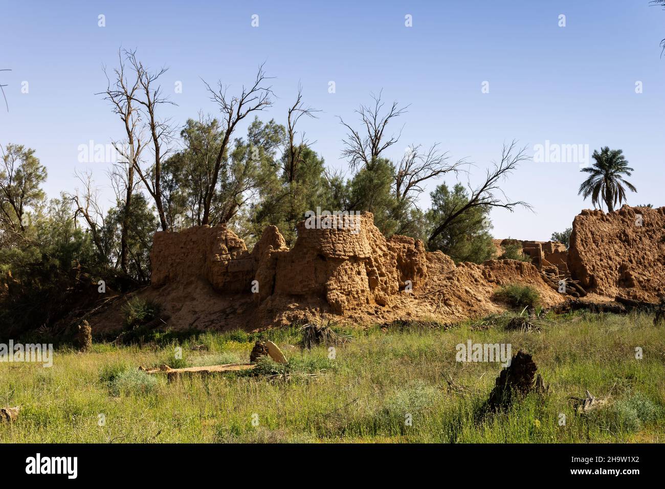 Ruins of the traditional Arab mud brick house in Marat, Saudi Arabia Stock Photo