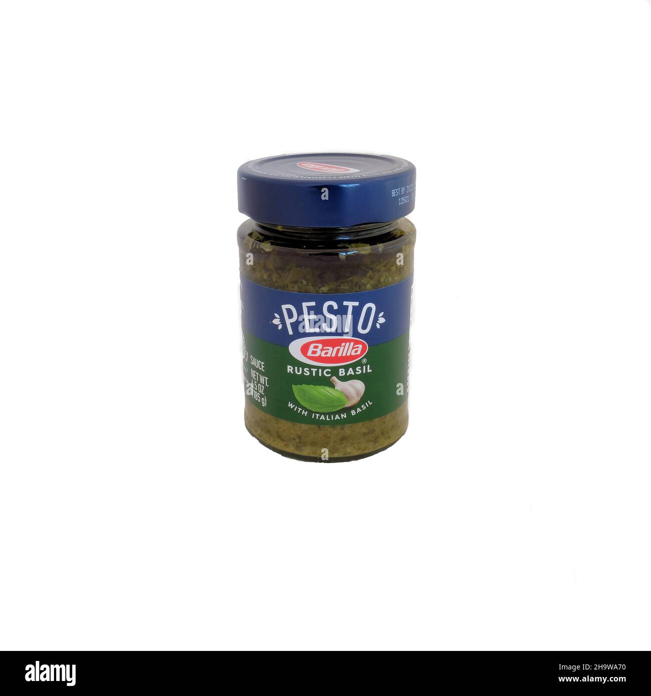 Barilla pesto hi-res stock photography and images - Alamy
