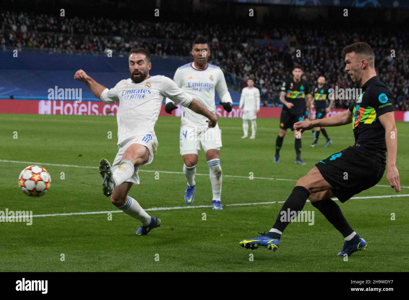 Madrid, Madrid, Spain. 7th Dec, 2021. Carvajal (L) and Perisic (R).during the match between Real Madrid and Inter de Milan that finished with 2 to 0, victory of Real Madrid with goals of Toni Kroos and Asensio. (Credit Image: © Jorge Gonzalez/Pacific Press via ZUMA Press Wire) Stock Photo