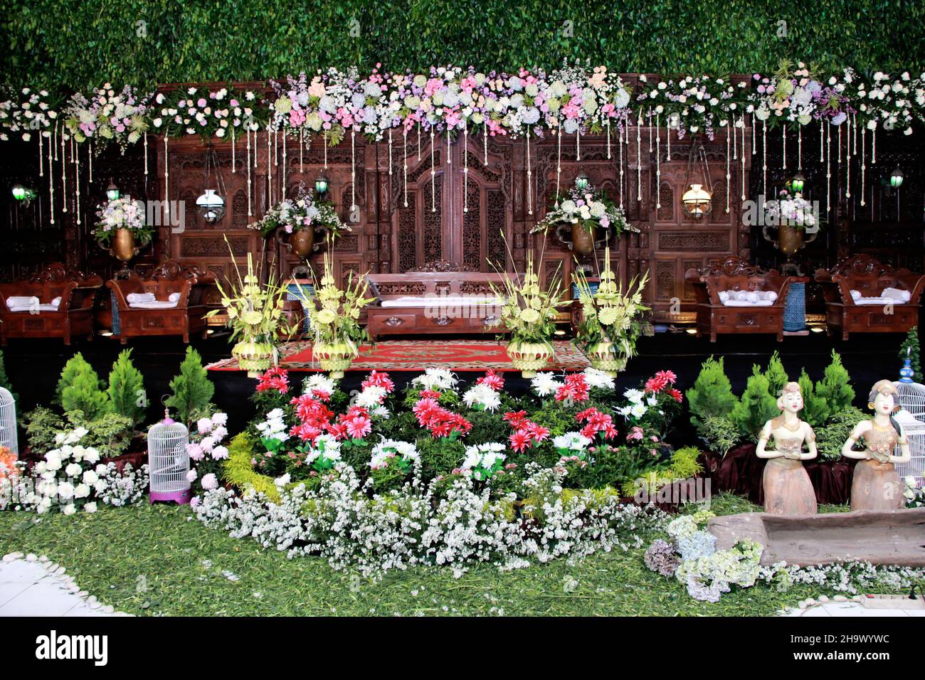 wedding decor with traditional java style Stock Photo - Alamy