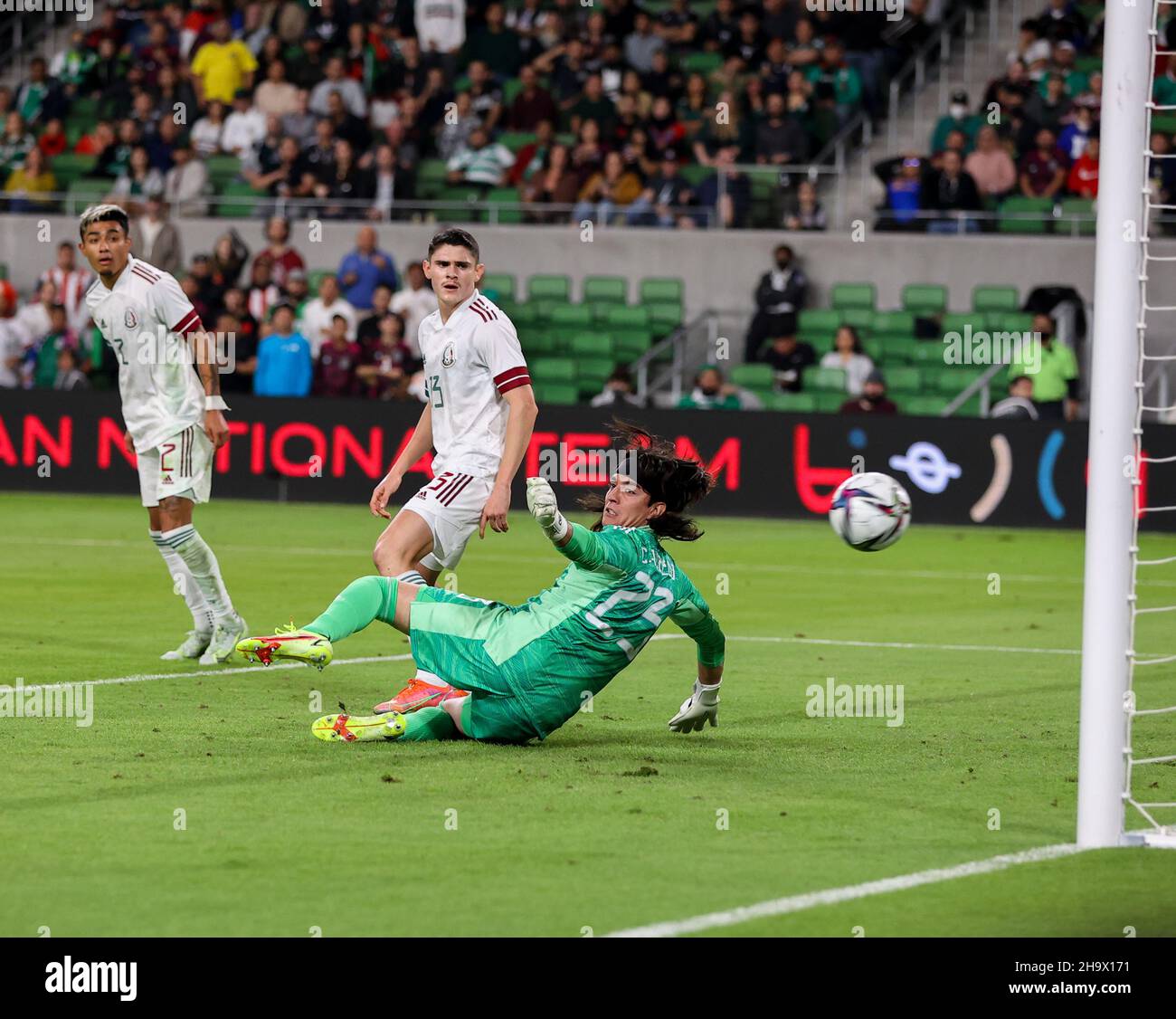 Austin, Texas, USA. December 8, 2021: Mexico goalkeeper CARLOS ACEVEDO LOPEZ (23) watches as a shot from Chile midfielder MACELO ALLENDE (13) goes into the net for an equalizing goal in the 86th minute of an international friendly soccer match between Mexico and Chile on December 8, 2021 in Austin, Texas. (Credit Image: © Scott Coleman/ZUMA Press Wire) Credit: ZUMA Press, Inc./Alamy Live News Stock Photo