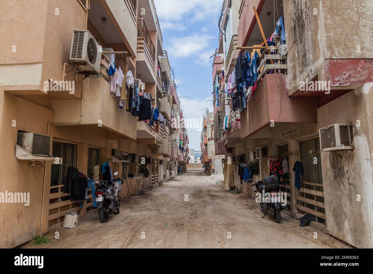 Poverty dubai hires stock photography and images Alamy