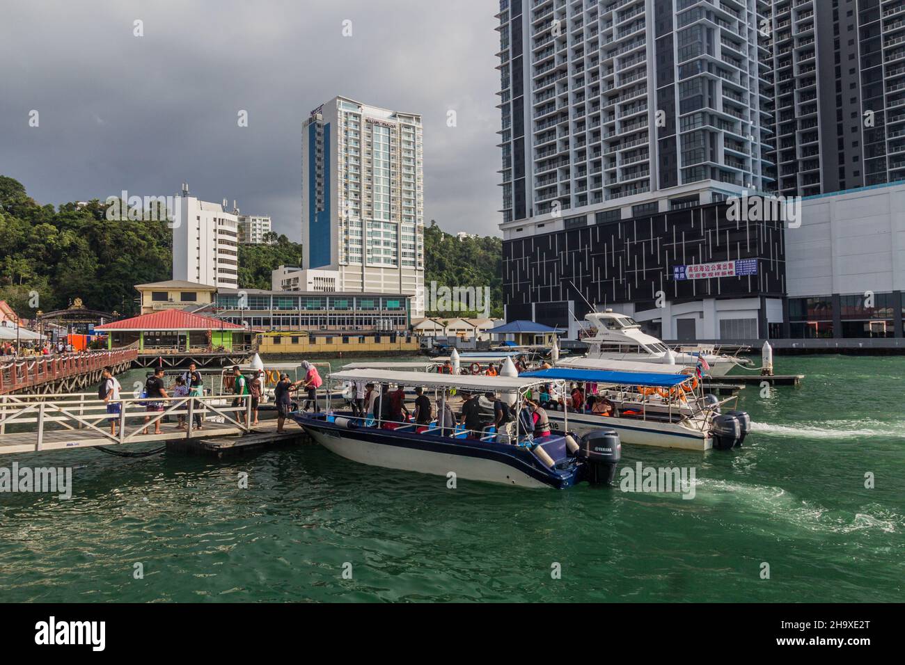 kota-kinabalu-malaysia-february-24-2018-jesselton-point-ferry