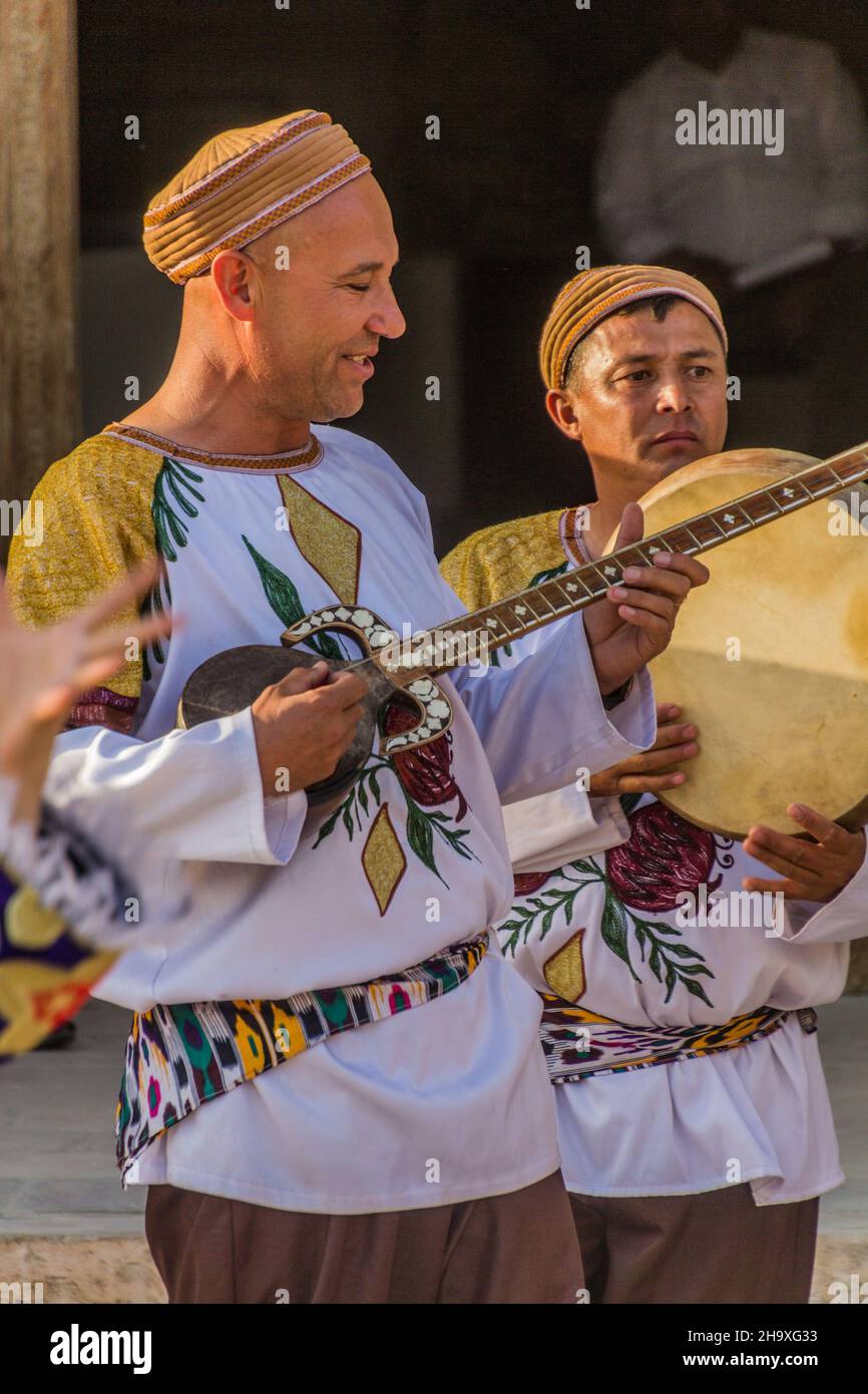 Брюнетка студентпен жыныстық қатынас