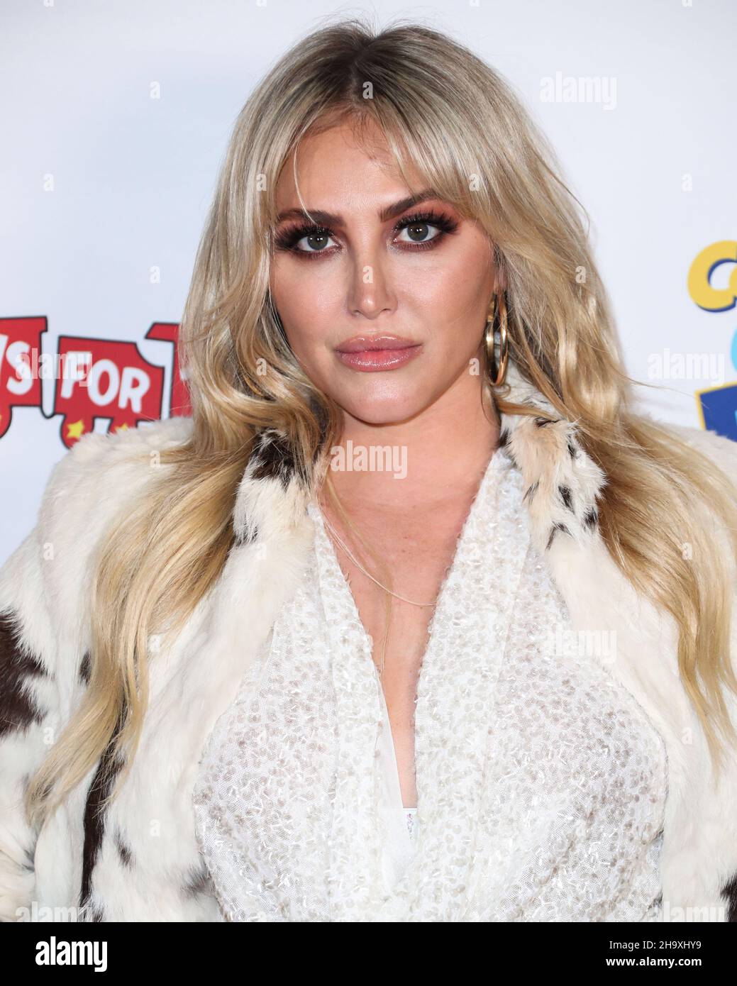 HOLLYWOOD, LOS ANGELES, CALIFORNIA, USA - DECEMBER 08: Actress Cassie