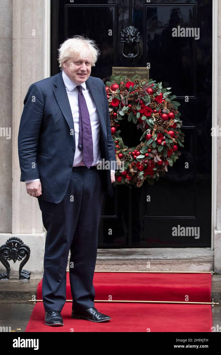 Prime Minister Boris Johnson greets the Sultan of Brunei outside number 10 Downing Street, London, United Kingdom Stock Photo