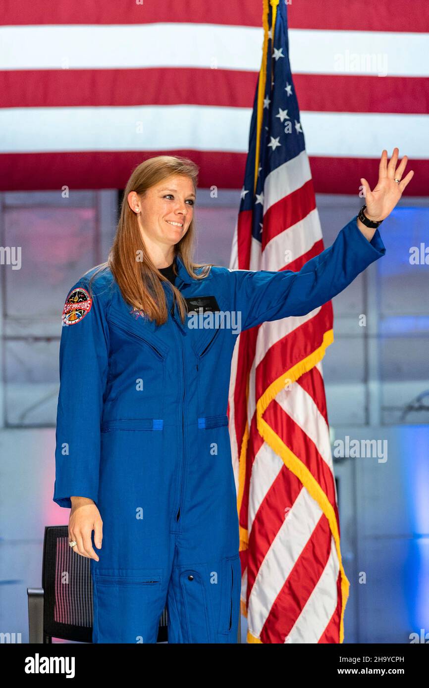 Houston, United States. 06 December, 2021. NASA astronaut candidate Nichole Ayers, waves after being introduced during an event announcing the new class of 10 candidates at Ellington Field on the Johnson Space Center, December 6, 2021 in Houston, Texas. The new astronaut candidates will begin two years of training in for a chance to be assigned a space mission.  Credit: Robert Markowitz/NASA/Alamy Live News Stock Photo