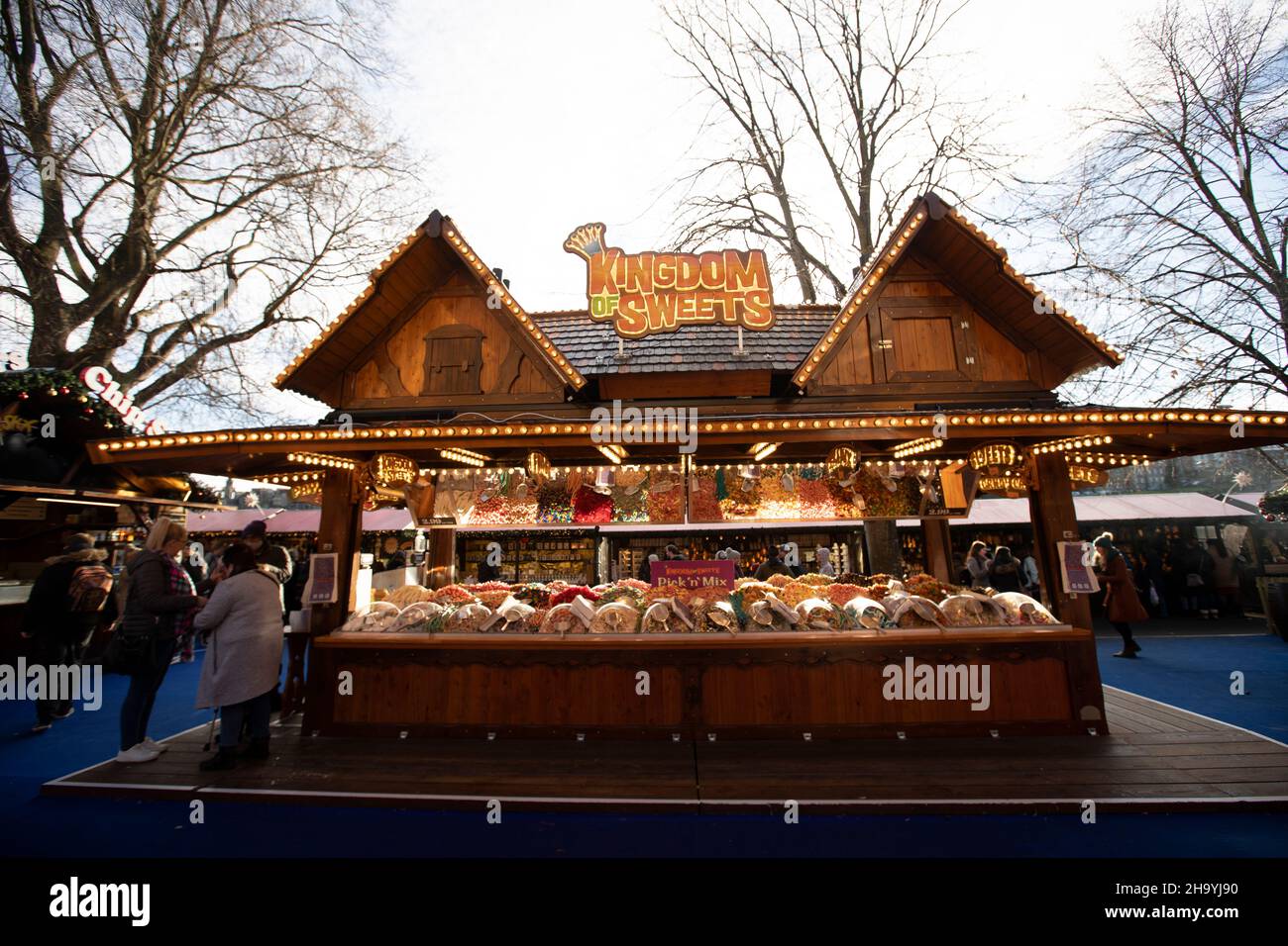 Edinburgh. Scotland, UK. 9th Dec, 2021. Edinburgh Christmas Market 2021