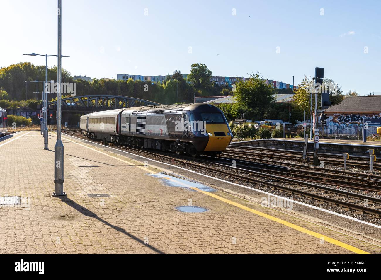 CrossCountry Train, Engine No: 43301, approaching the Railway Station ...