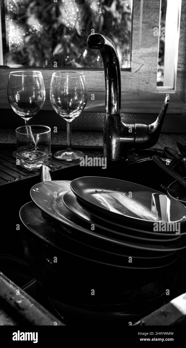 Dirty plates stack hi-res stock photography and images - Page 5 - Alamy