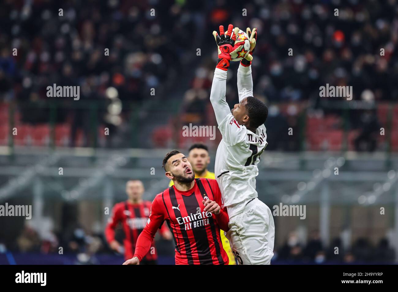Mike Maignan of AC Milan in action during the UEFA Champions League ...