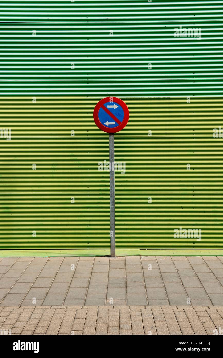 Abstract - lines on the side of a building Stock Photo - Alamy