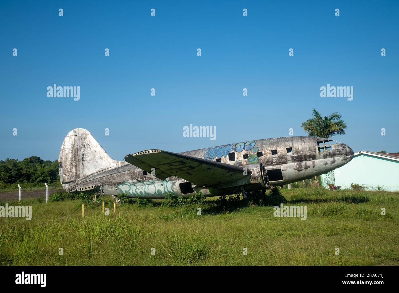 Old abandoned plane hi-res stock photography and images - Alamy