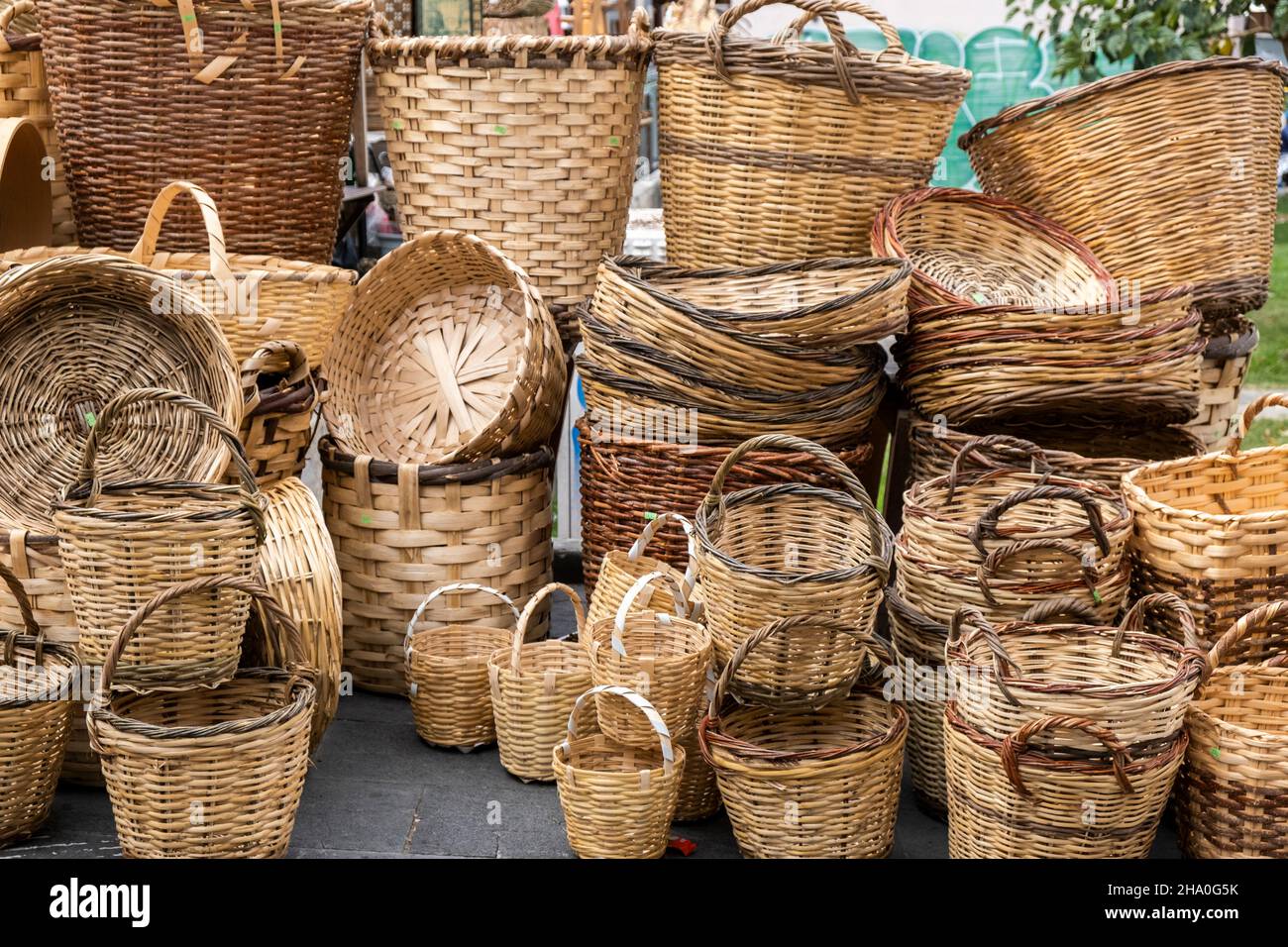 Wicker baskets in the market place Stock Photo - Alamy