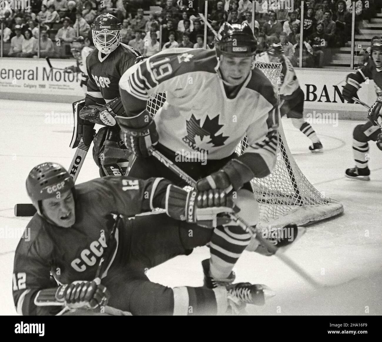 Team Canada vs Red Army hockey game at the Calgary Cup Tournament. December 31, 1986 Stock Photo