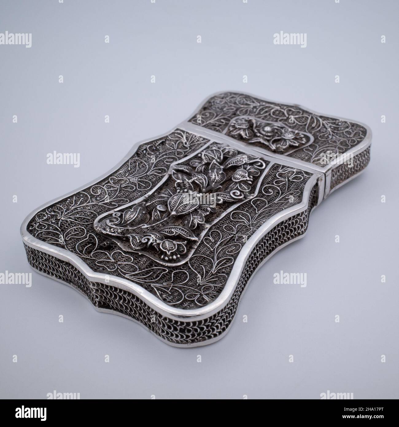 Antique Chinese Export Silver Filigree Card Case with Dragons and Flowers. 19th century Stock Photo
