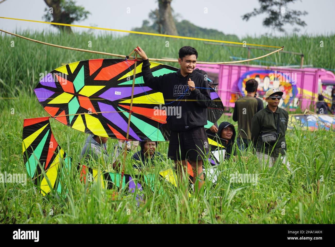 The participant of the Indonesian Kites Festival Stock Photo Alamy