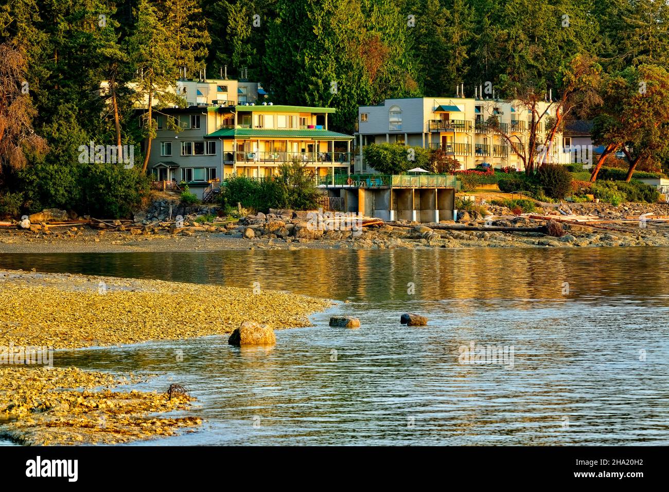 The Inn of the Sea vacation resort situated at the waters edge on the Stuart Channel between the Gulf Islands and beautiful Vancouver Island Stock Photo