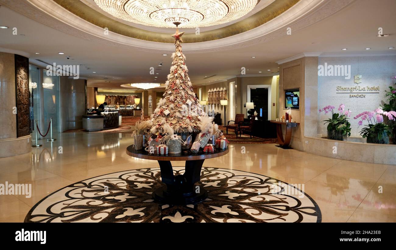 ShangriLa Bangkok Hotel Christmas Decorations Stock Photo Alamy