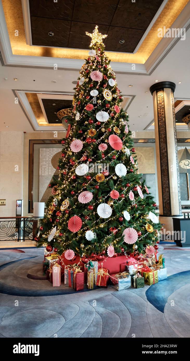 ShangriLa Bangkok Hotel Christmas Decorations Stock Photo Alamy
