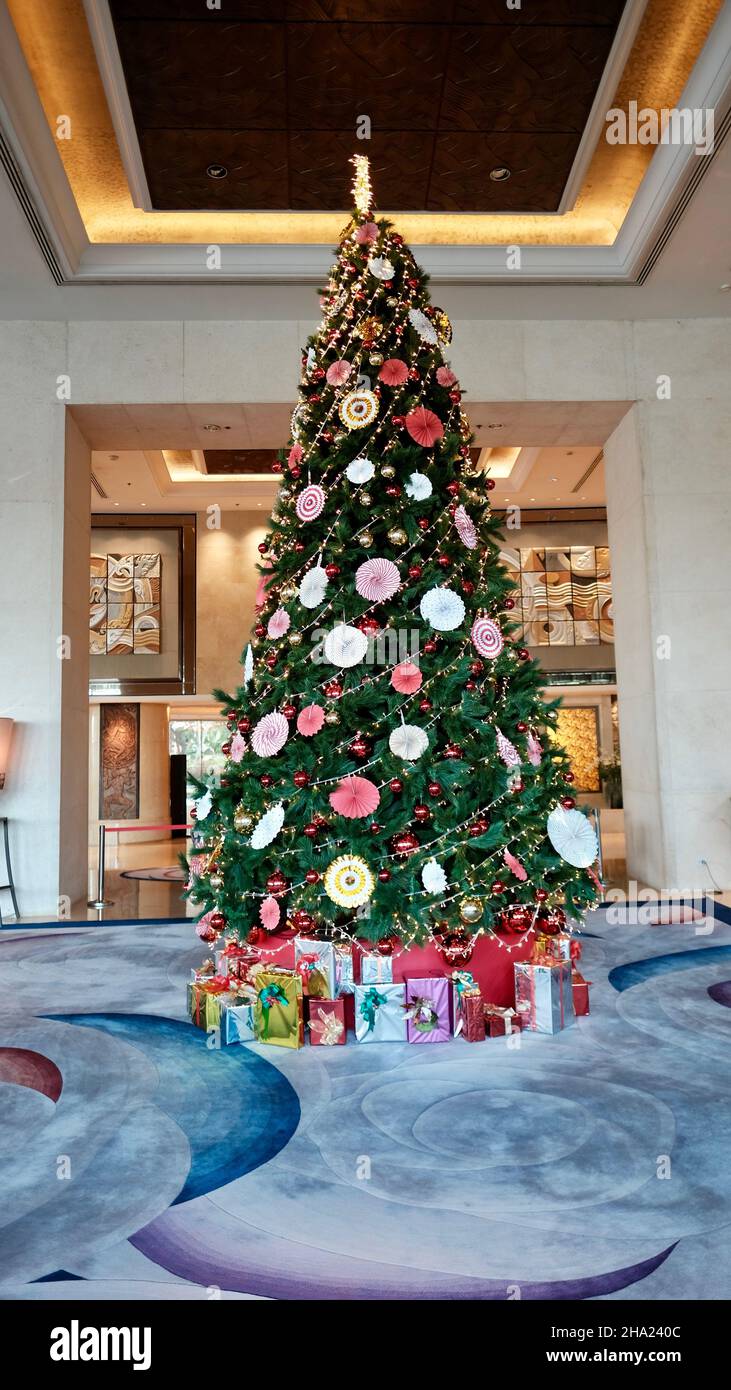 ShangriLa Bangkok Hotel Christmas Decorations Stock Photo Alamy