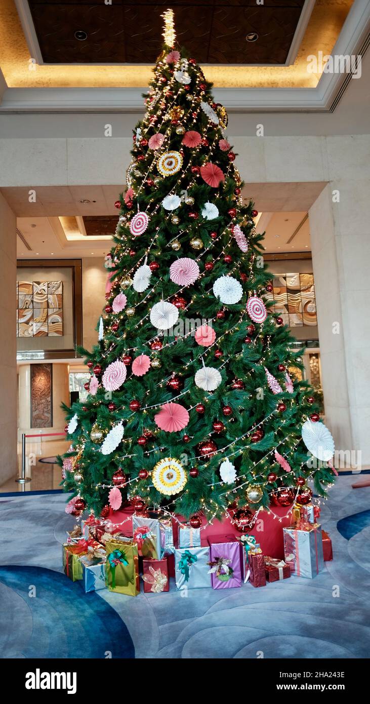 ShangriLa Bangkok Hotel Christmas Decorations Stock Photo Alamy