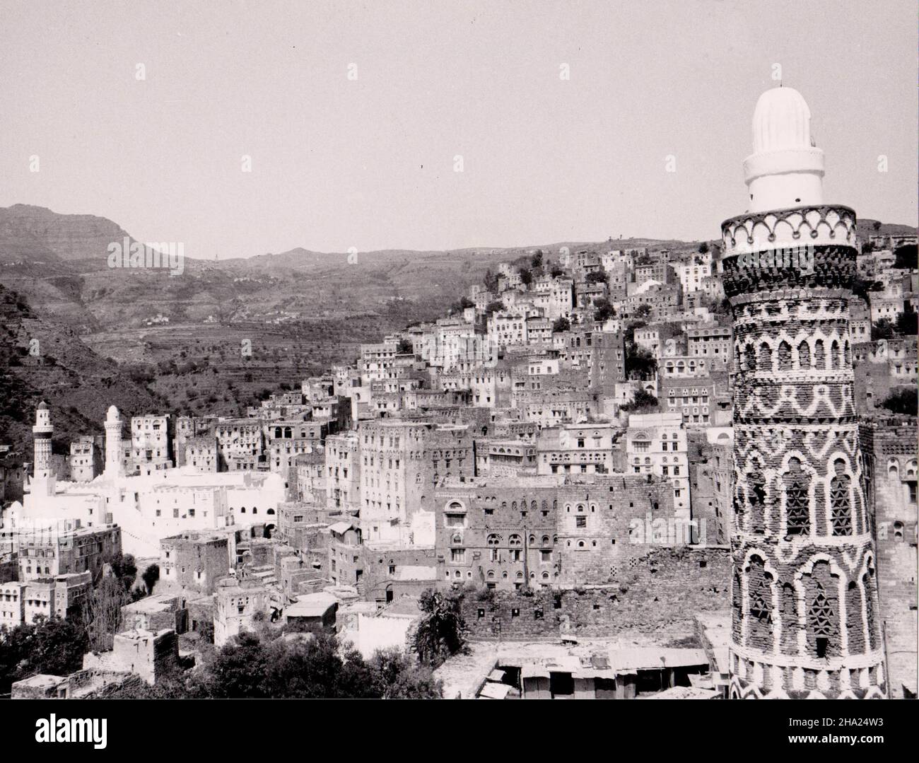 Jiblah, town in Yemen with minaret of the Qubbat Bayt azZum mosque