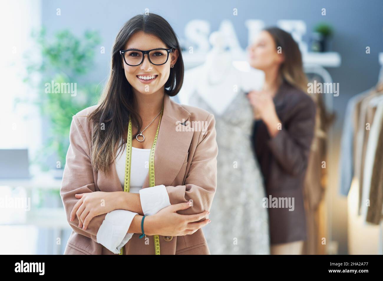 Tailor designer young woman fashion hi-res stock photography and images ...