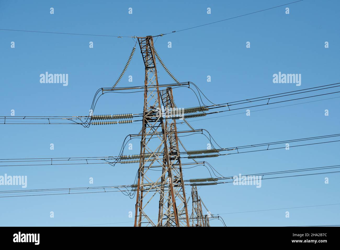 Pylon of high voltage power transmission lines Stock Photo - Alamy