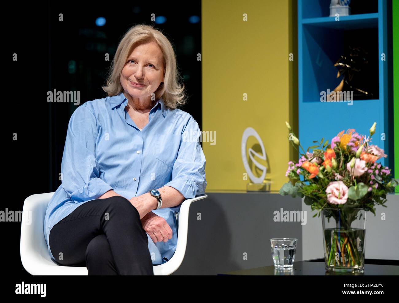 Berlin, Germany. 09th Dec, 2021. Maren Kroymann, actress and comedienne, recorded during the programme 'Fernsehsalon' at the Deutsche Kinemathek - Museum für Film und Fernsehen. Kroymann is the inaugural guest of the new format 'Fernsehsalon', which can be seen online from 13.01.2022 on the website of the Kinemathek, on the Berlin channel Alex and on other platforms. Credit: Monika Skolimowska/dpa-Zentralbild/dpa/Alamy Live News Stock Photo
