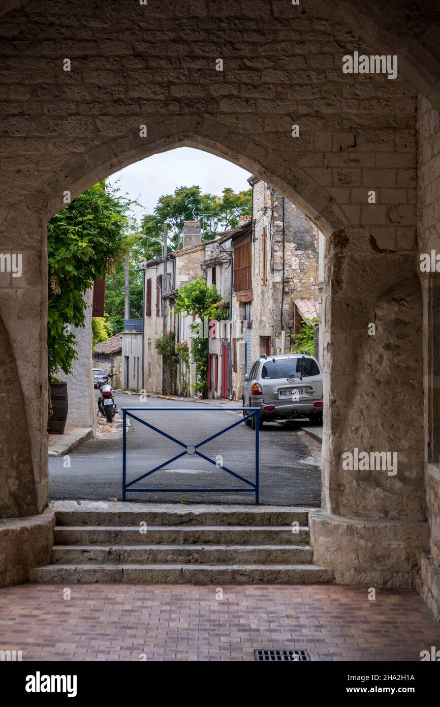 Castillonnes (south-western France): lane in the heart of the bastide (fortified medieval town) Stock Photo