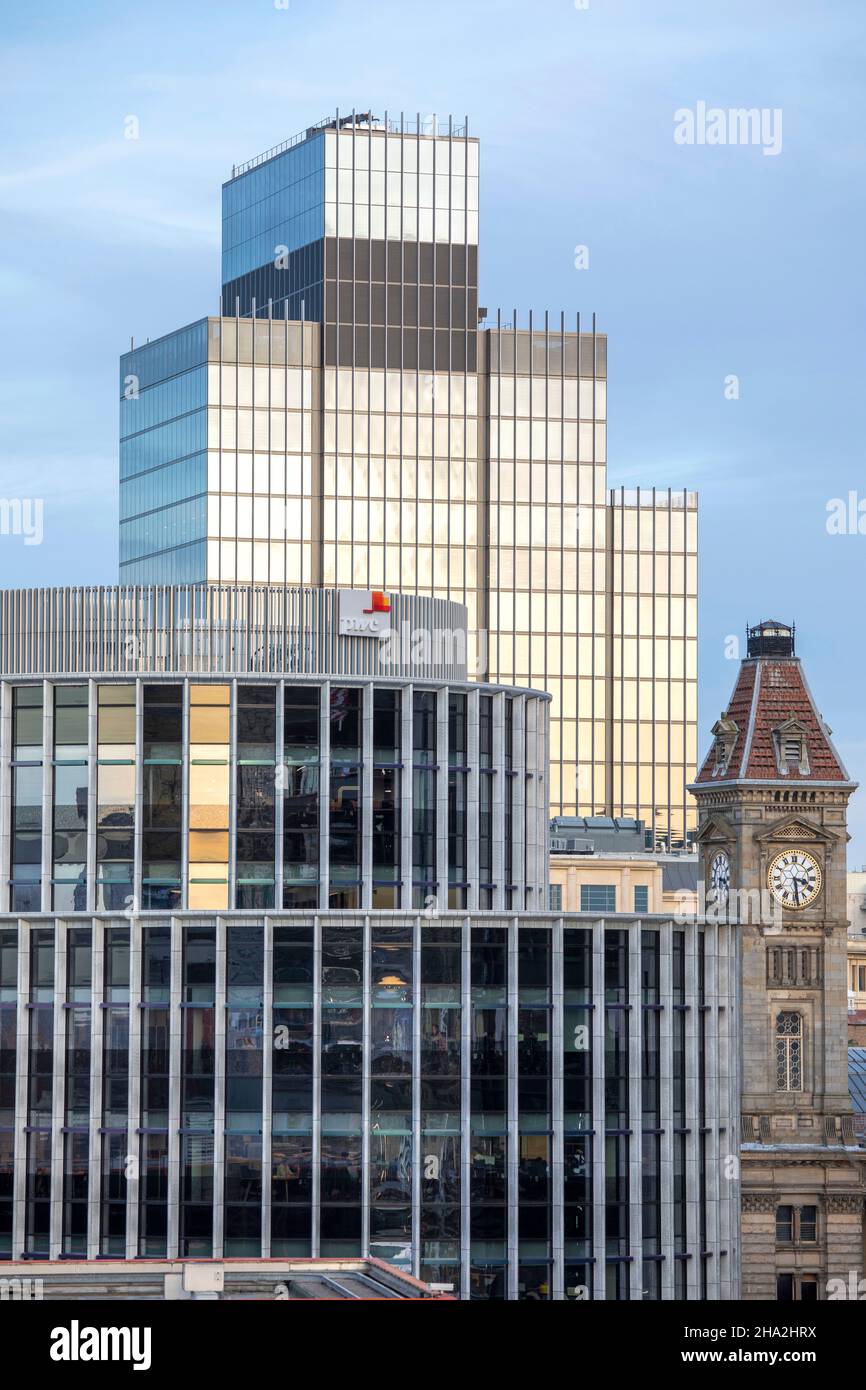 A new skyscraper tower stand out in the heart of Birmingham City Centre. 103 Colmore Row is a 108-metre tall, 26-storey commercial office skyscraper located on Colmore Row, Birmingham, England. Completed in 2021, this building replaced the former NatWest Tower designed by John Madin and completed in 1975. Stock Photo
