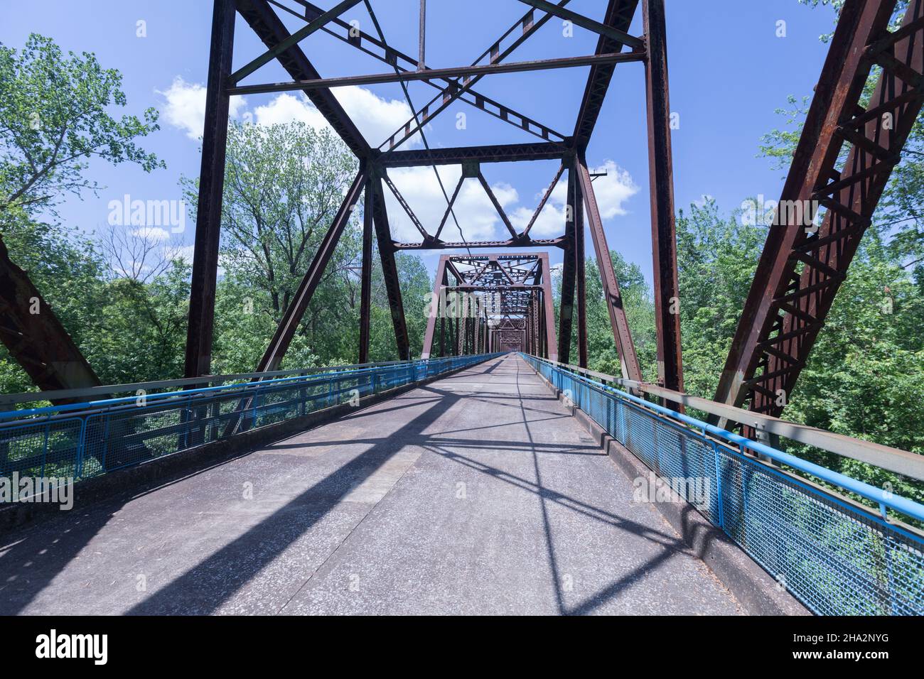Chain of rocks hi-res stock photography and images - Alamy