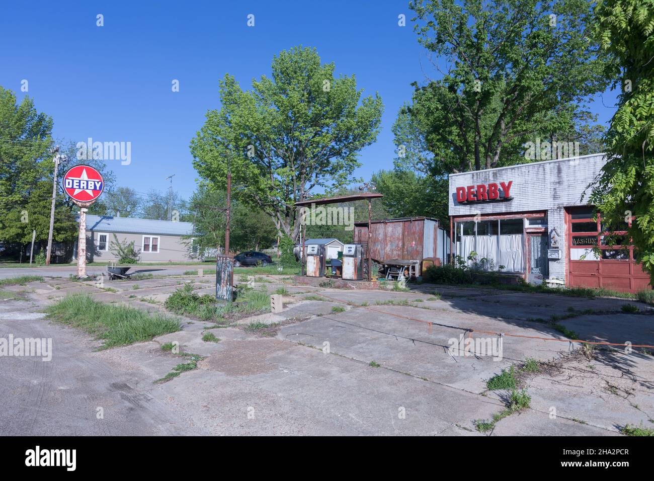 St. James, Missouri, MO, USA On Route 66, an abandoned Derby gas