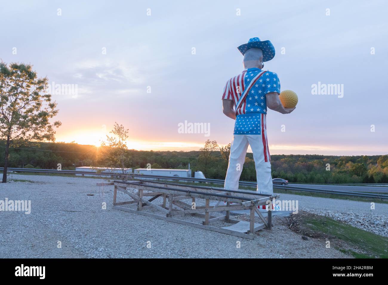 St Robert, Missouri, MO, USA On Route 66, Mega Mayor Muffler Man at the