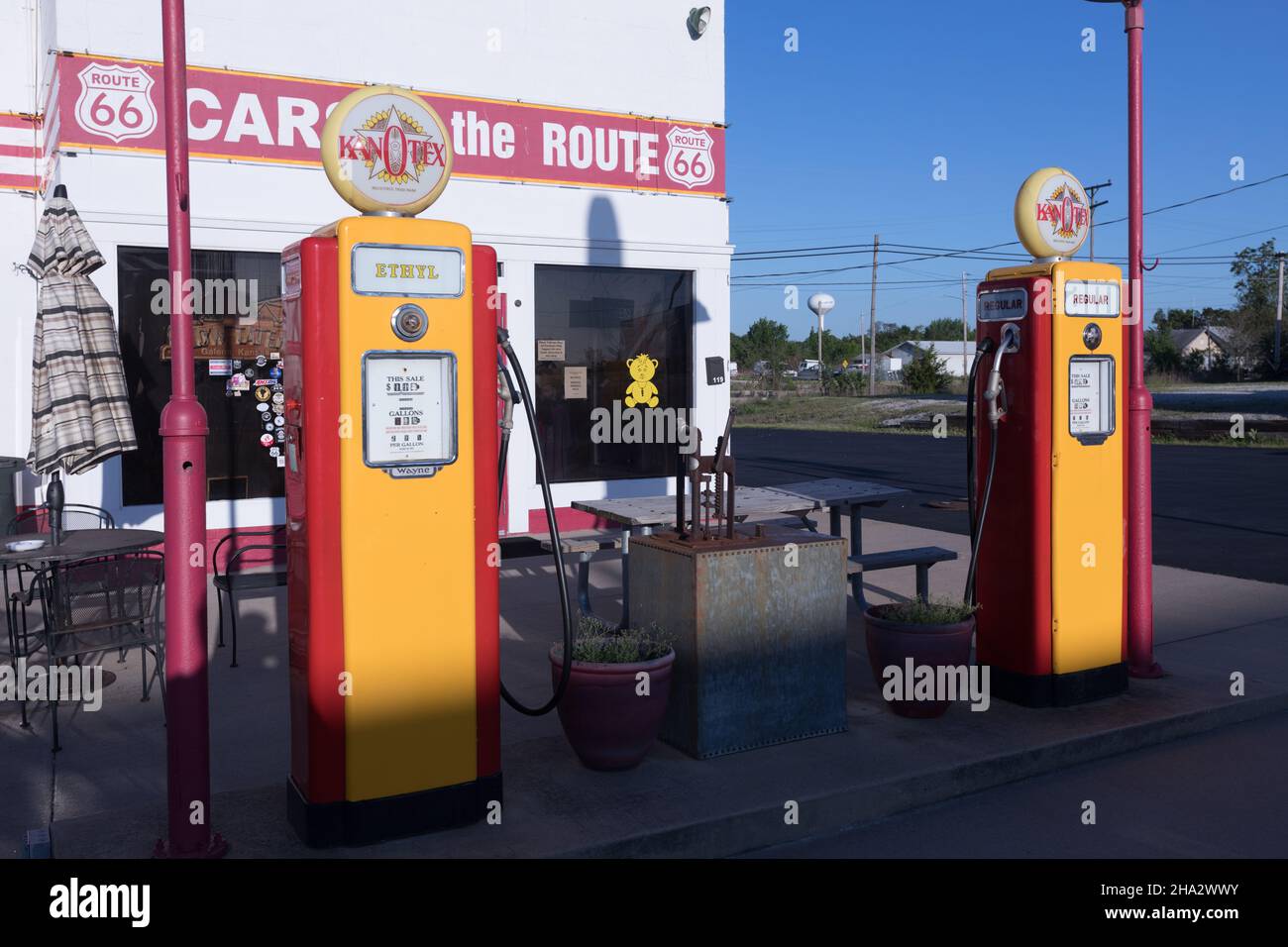Galena, Kansas, KS, USA Cars On The Route, an old refurbished Kanex gas