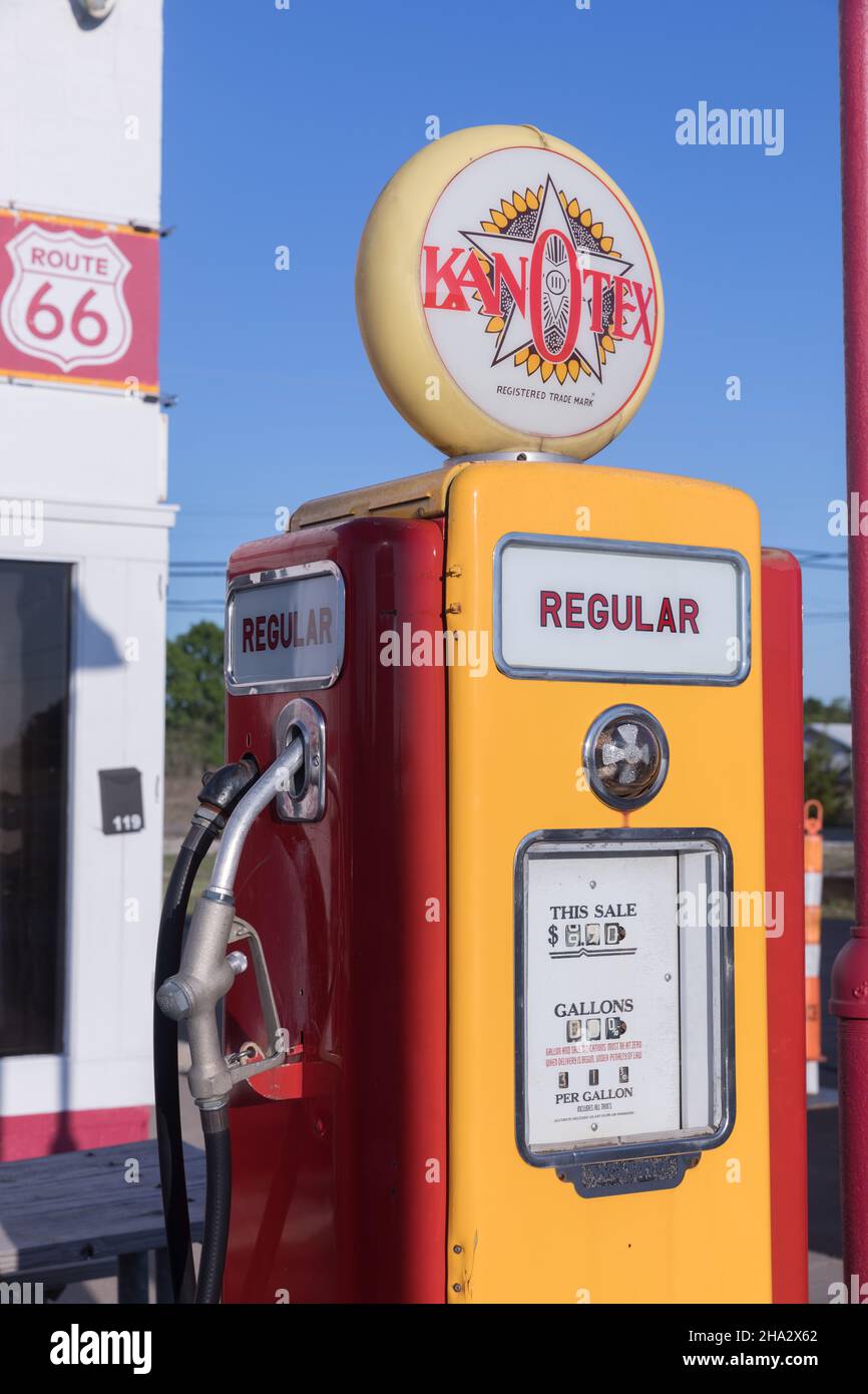 Galena, Kansas, KS, USA Cars On The Route, an old refurbished Kanex gas