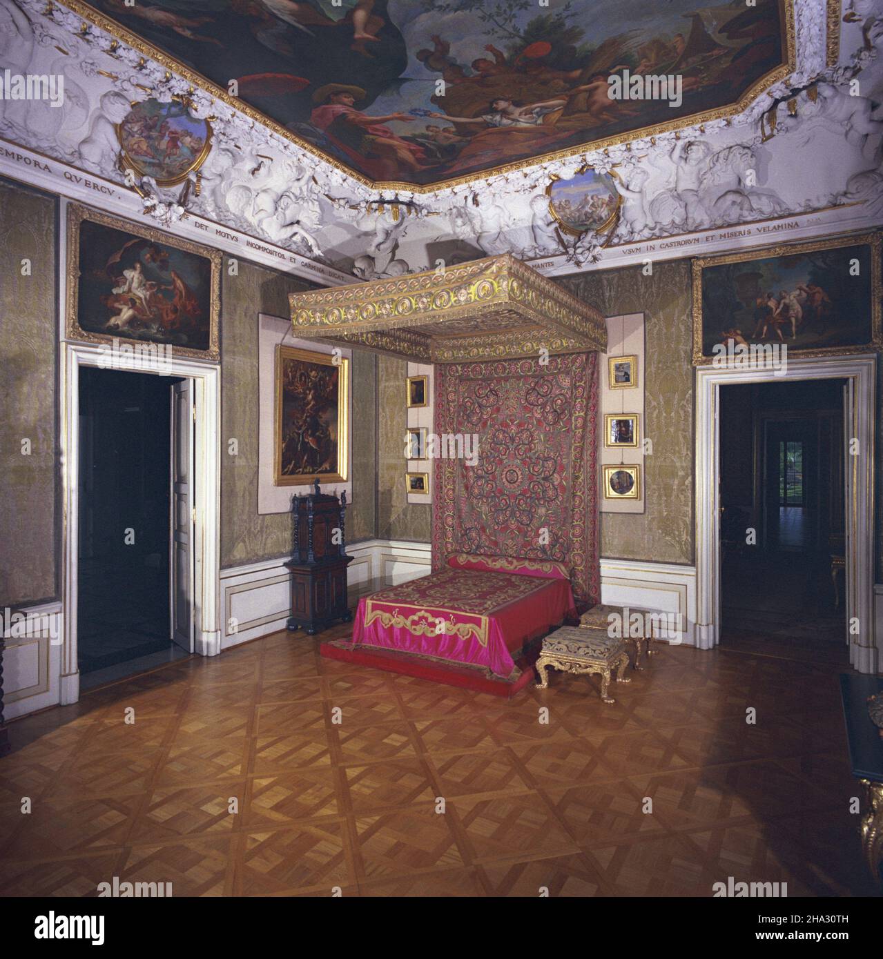 Wilanów palace bedroom hi-res stock photography and images - Alamy