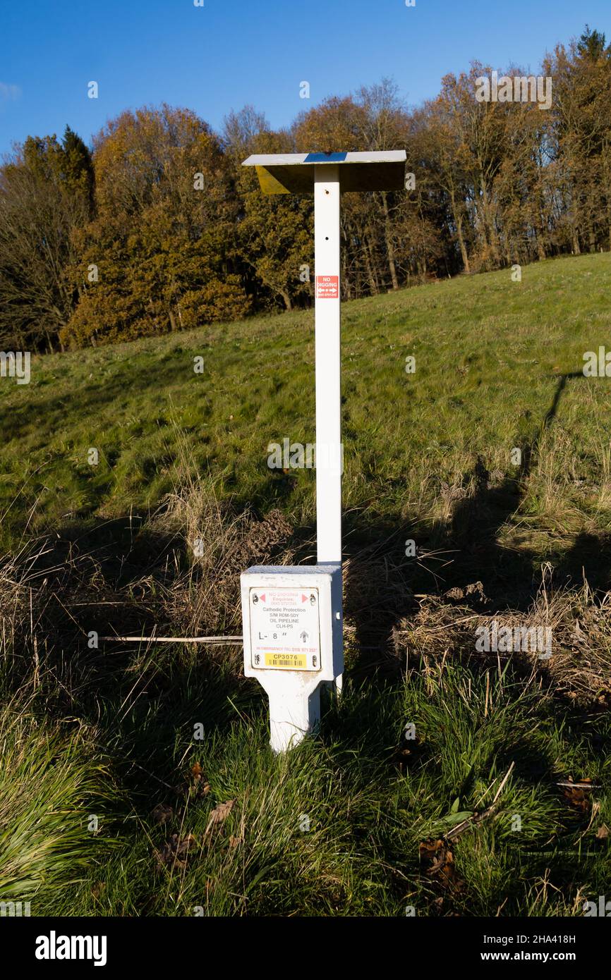 Cathodic Protection marker post. No digging within 2 metres. Oil