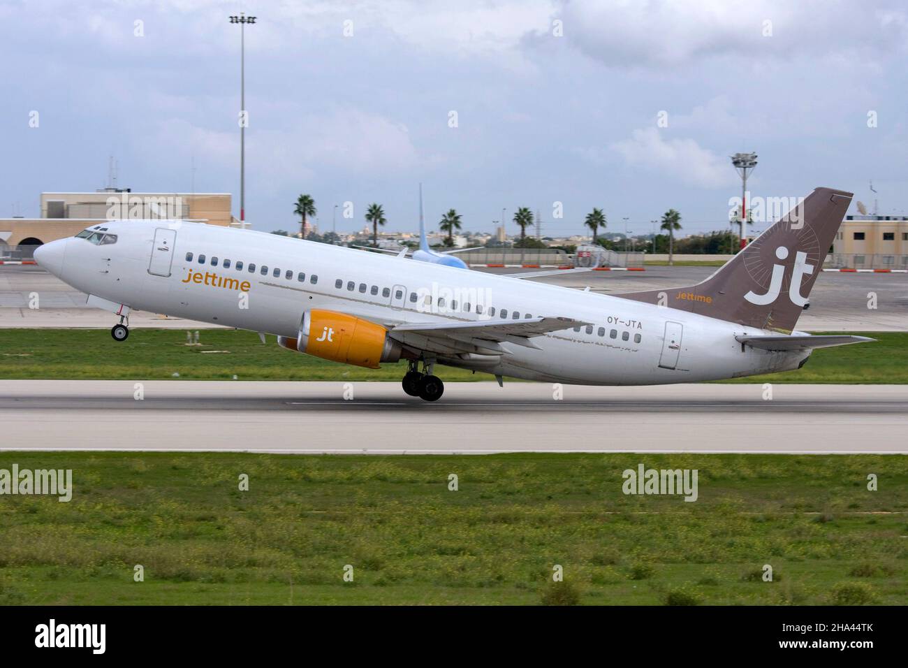 Jet Time Boeing 737-33A (Reg: OY-JTA) taking off runway 31. Stock Photo