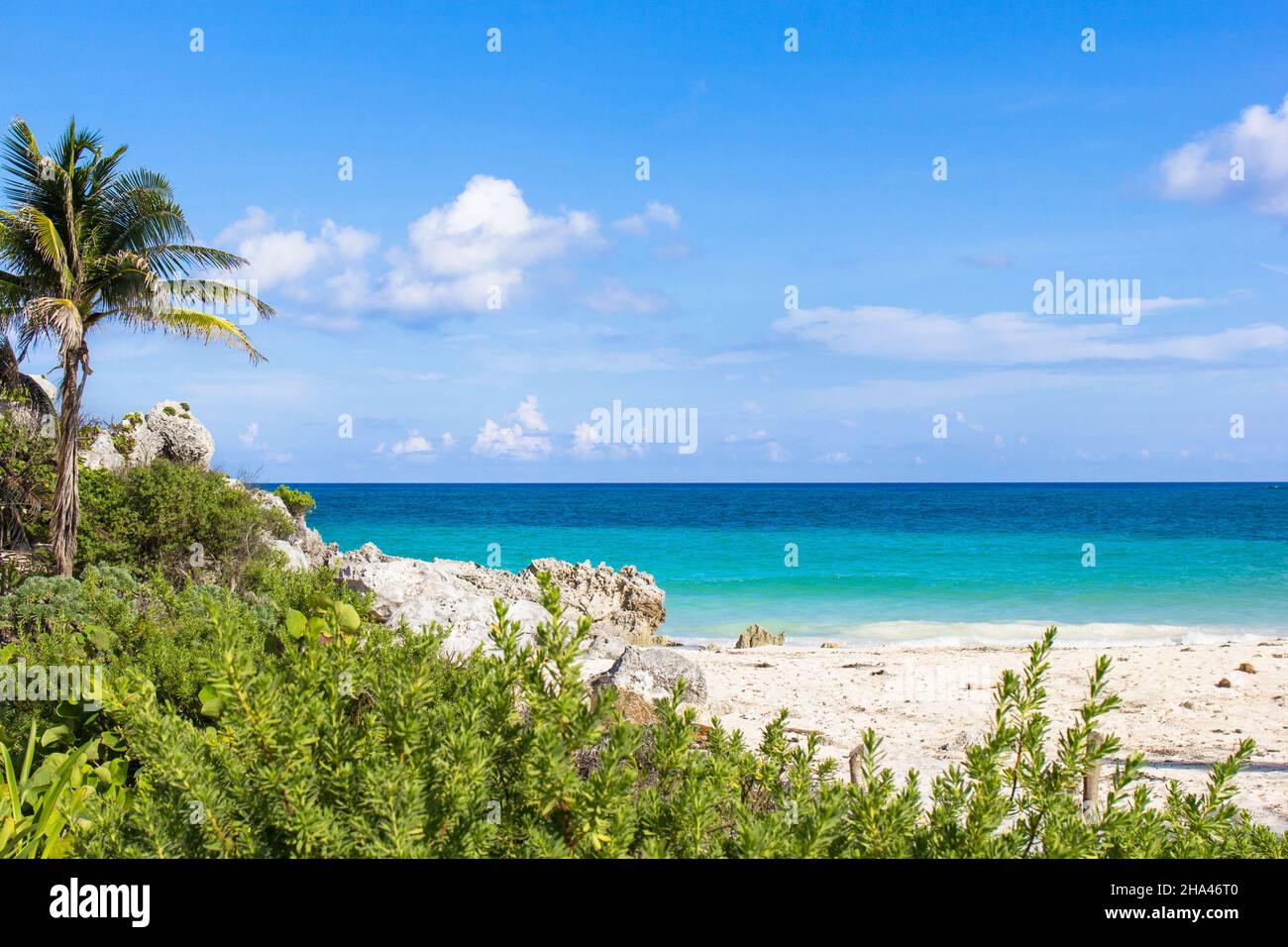 Sunny day in caribbean hi-res stock photography and images - Alamy