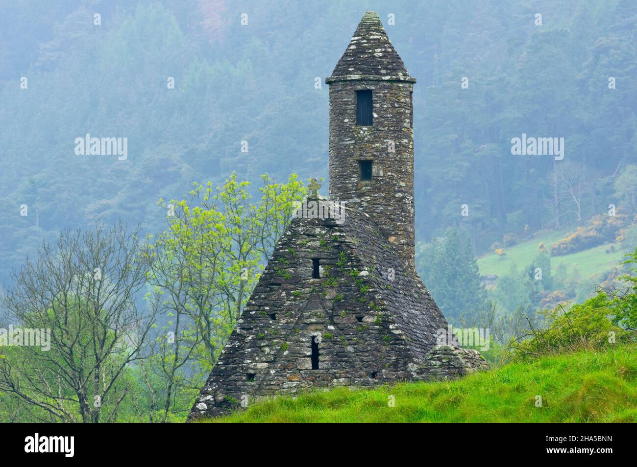 europe,republic of ireland,county wicklow,glendalough monastery complex,st. kevin's kitchen chapel Stock Photo