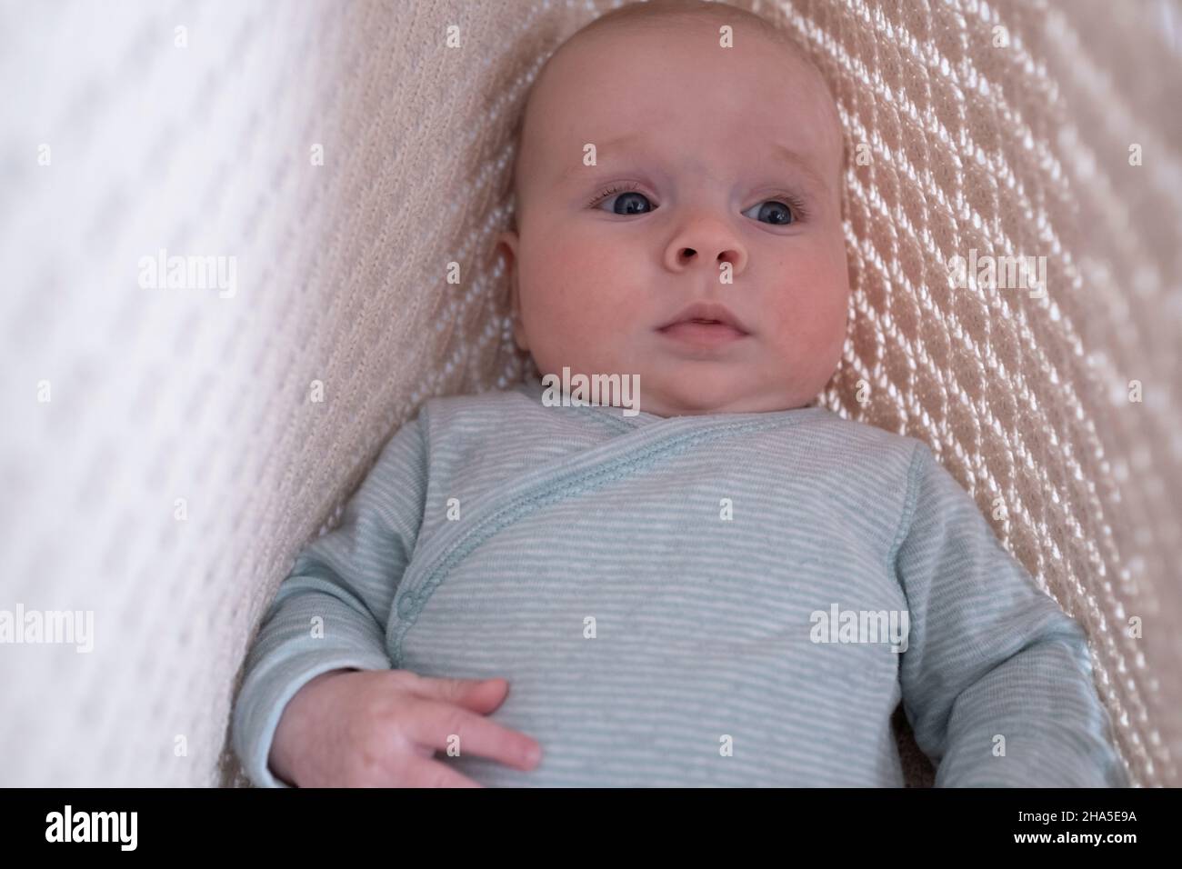 Child girl cover face hi-res stock photography and images - Alamy