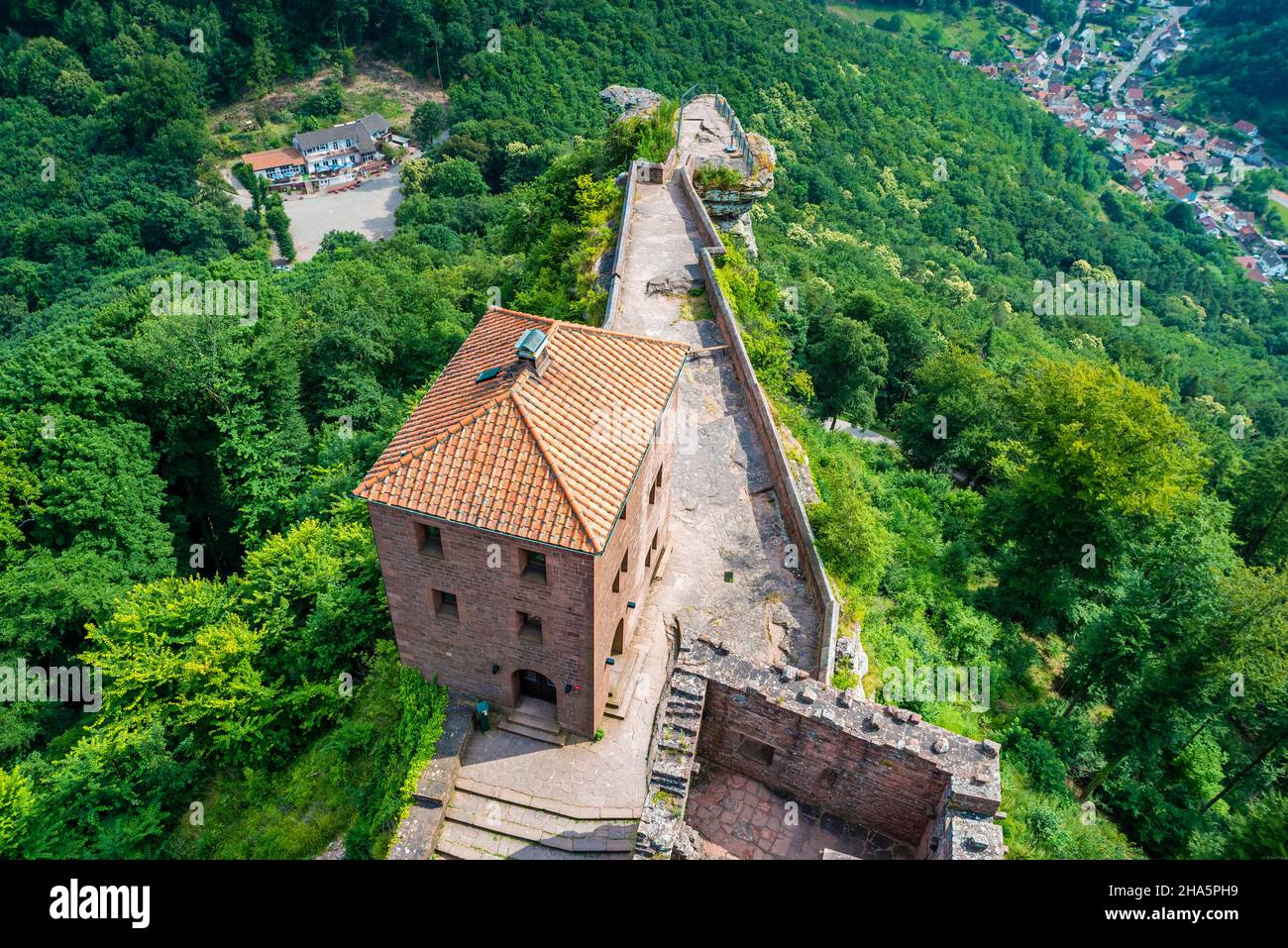 trifels castle near annweiler (palatinate),hilltop castle made of red sandstone from the high middle ages (staufer period),repository for the imperial insignia,prison of richard the lionheart Stock Photo