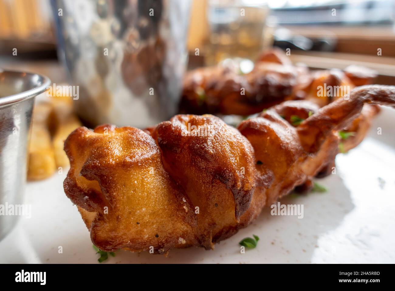 Golden battered fish hi-res stock photography and images - Alamy