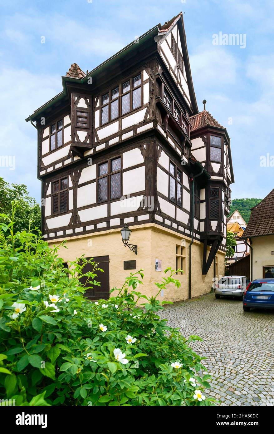 the house at gorisbrunnen was built as a town house,presumably for guests of the court,between 1476 and 1479 on behalf of count eberhard v von württemberg. the half-timbered house is considered a harbinger of the renaissance in württemberg. restoration and reconstruction of the original state in 1977/81 by the volksbank foundation haus am gorisbrunnen,bad urach,baden-württemberg,germany Stock Photo