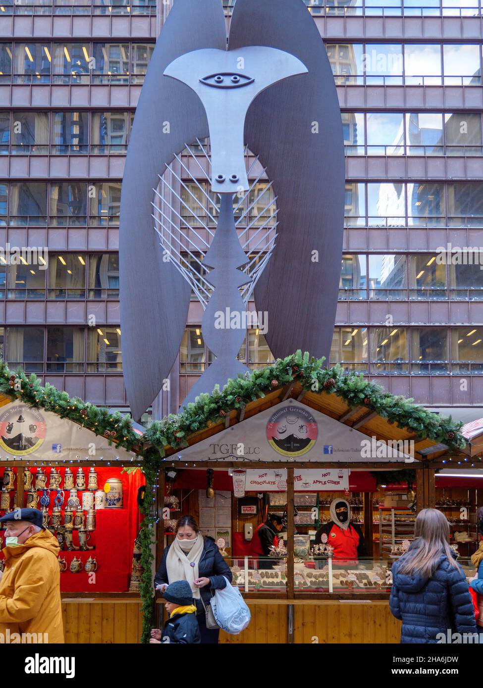 Chicago Christkindlmarket in Daley Plaza Stock Photo Alamy