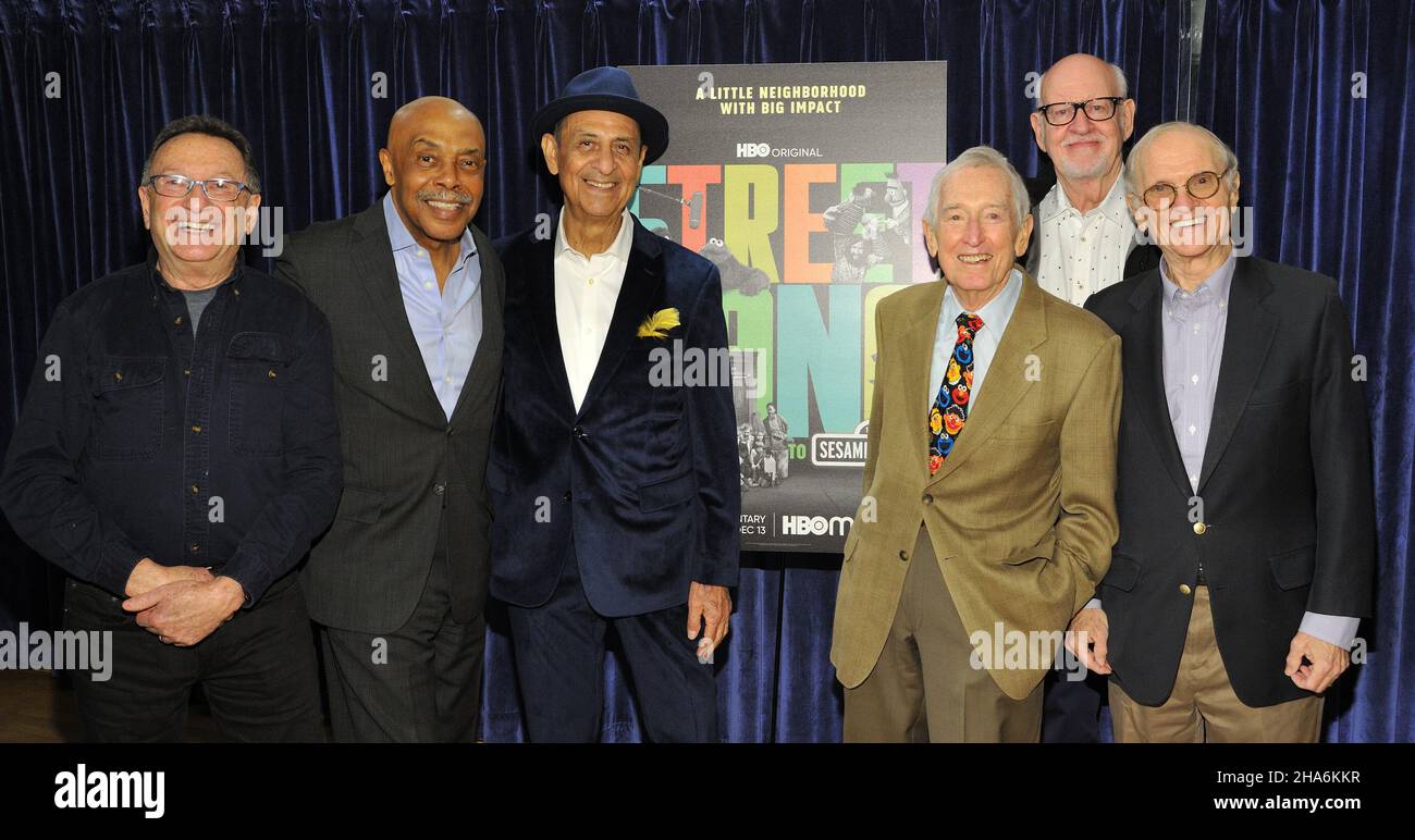 New York, USA. 10th Dec, 2021. L-R: Norman Stiles, Roscoe Orman, Emilio Delgado, Bob McGrath, Frank Oz and Christopher Cerf attend the NY special screening of Street Gang: How We Got To Sesame Street at Symphony Space in New York, NY on December 10, 2021. (Photo by Stephen Smith/SIPA USA) Credit: Sipa USA/Alamy Live News Stock Photo