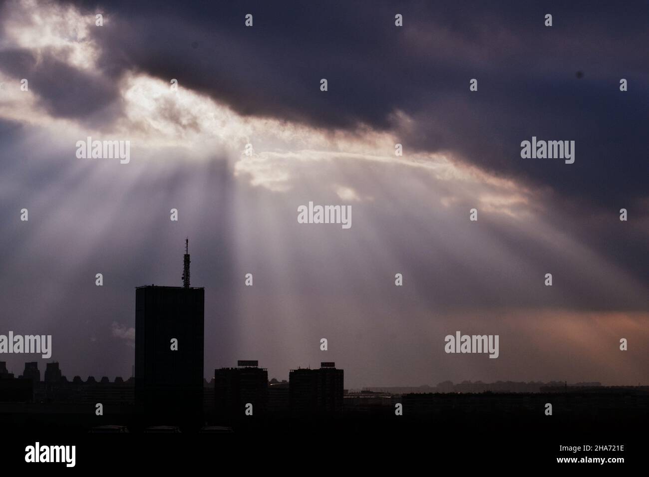 Rays sunshine in stormy hi-res stock photography and images - Alamy