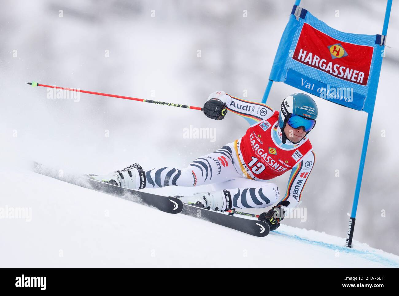 Alpine Skiing - FIS Ski World Cup - Men's Giant Slalom - Val d'Isere,  France - December 11, 2021 Germany's Alexander Schmid in action during the  men's giant slalom REUTERS/Christian Hartmann Stock Photo - Alamy